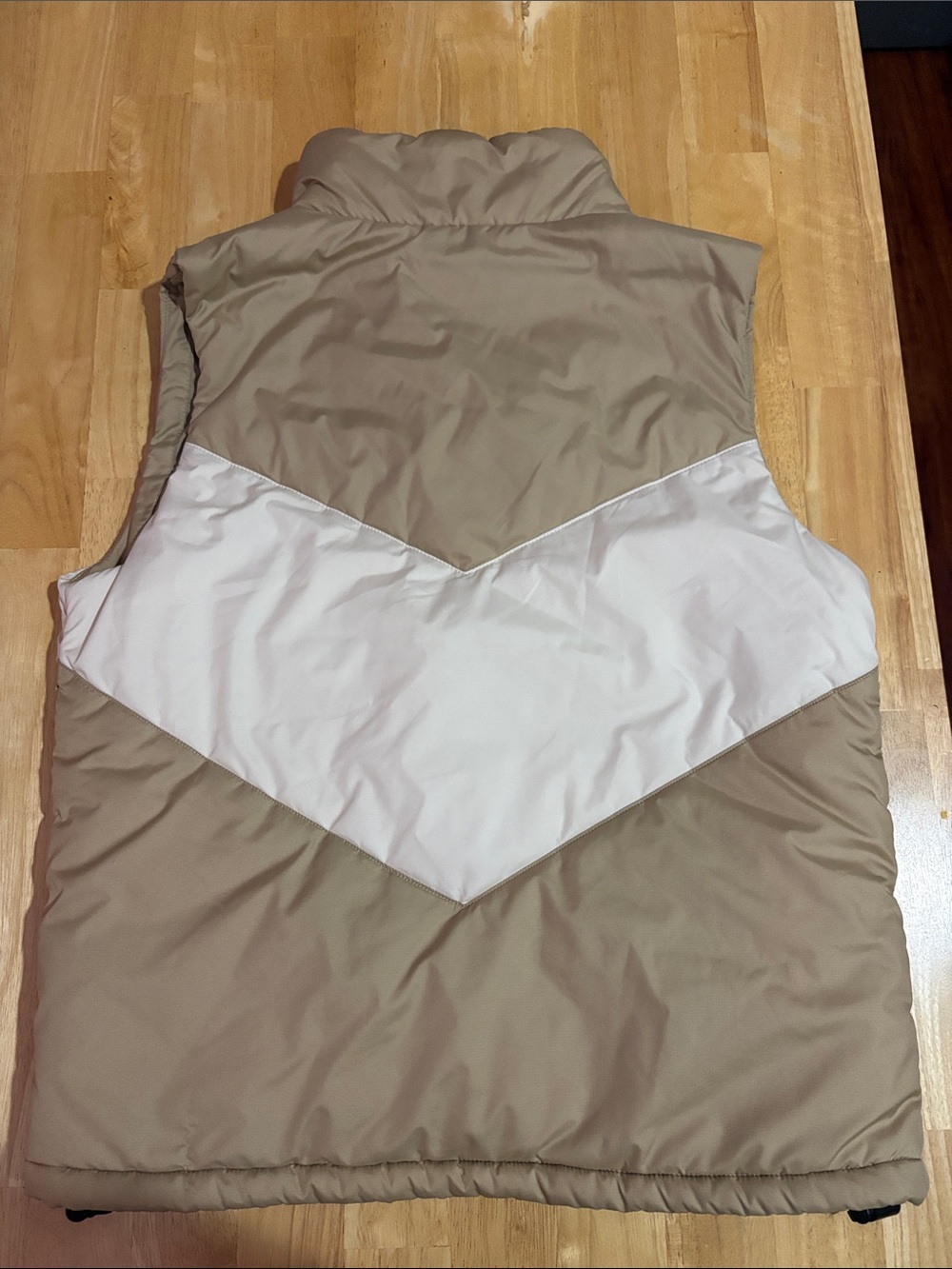 The North Face Women's Tan and Cream Chevron Puffer Vest - Picture 5 of 5